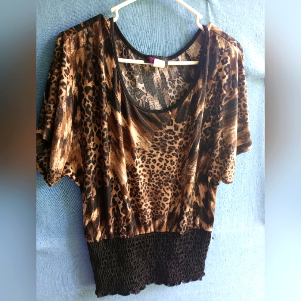 Agenda Juniors Size Medium Animal Print Blouse